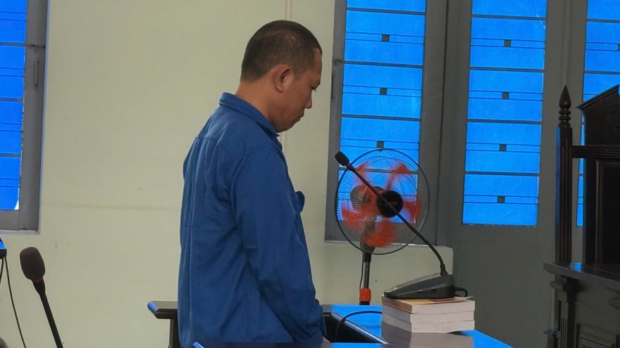 Lĩnh án 13 năm tù vì trộm tài sản của "thần bài" gốc Việt